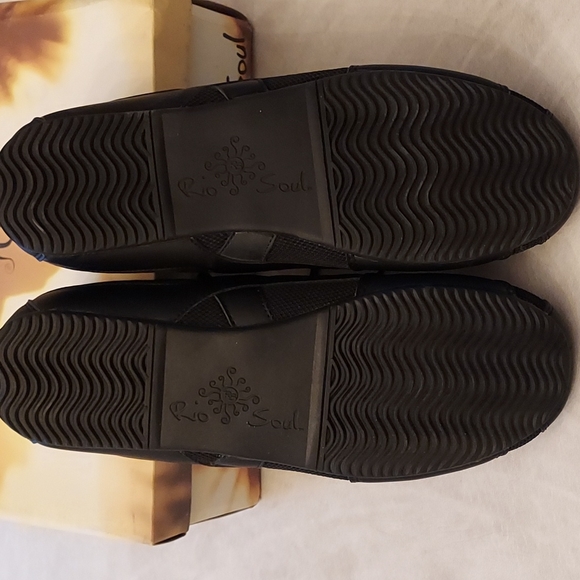 Worn once! Zumba Shoes - Picture 5 of 5